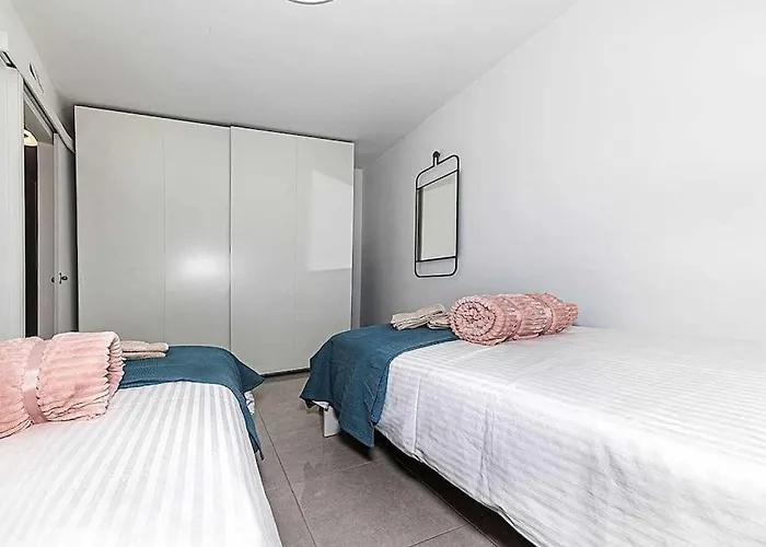 Peka's Place 普拉亚戴尔雷安格莱斯