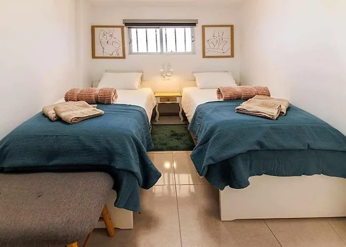 Peka's Place Apartment *